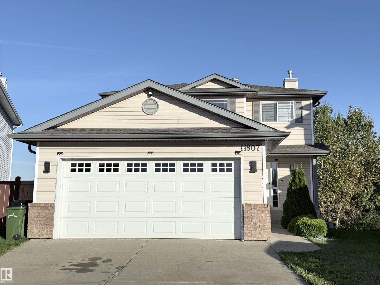 11807 171 AV NW Property Photo 1