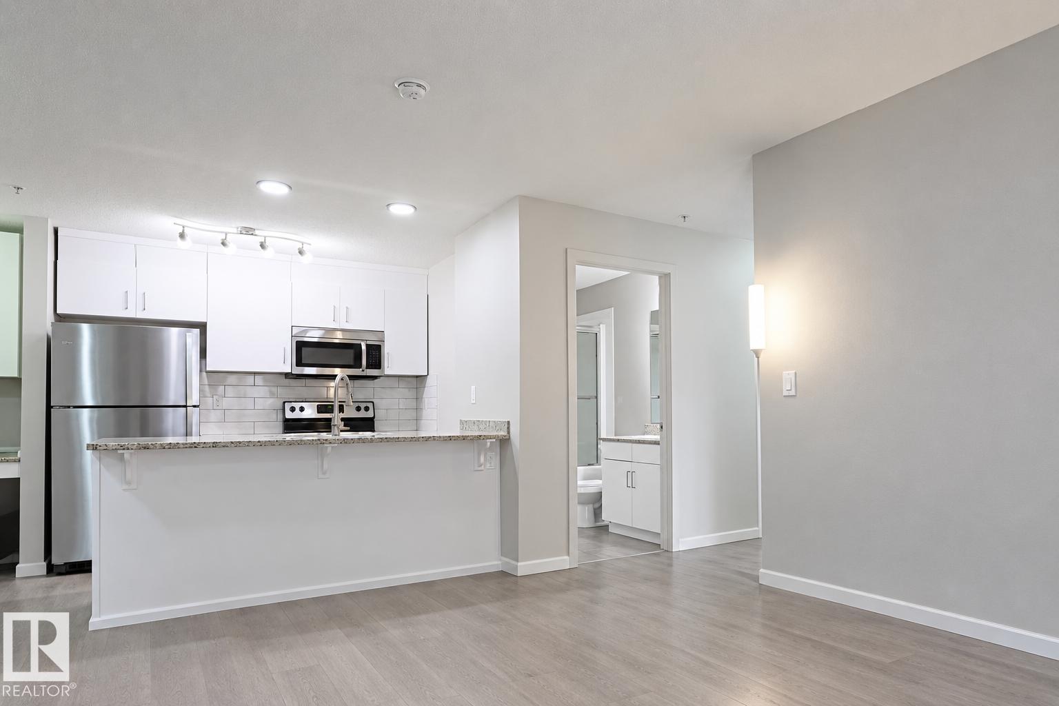 #127 5515 7 Av Sw Property Photo 3