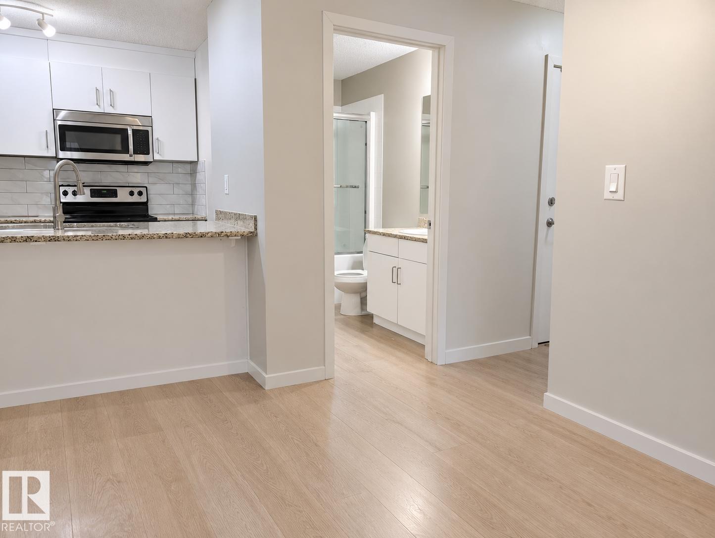 #127 5515 7 Av Sw Property Photo 4