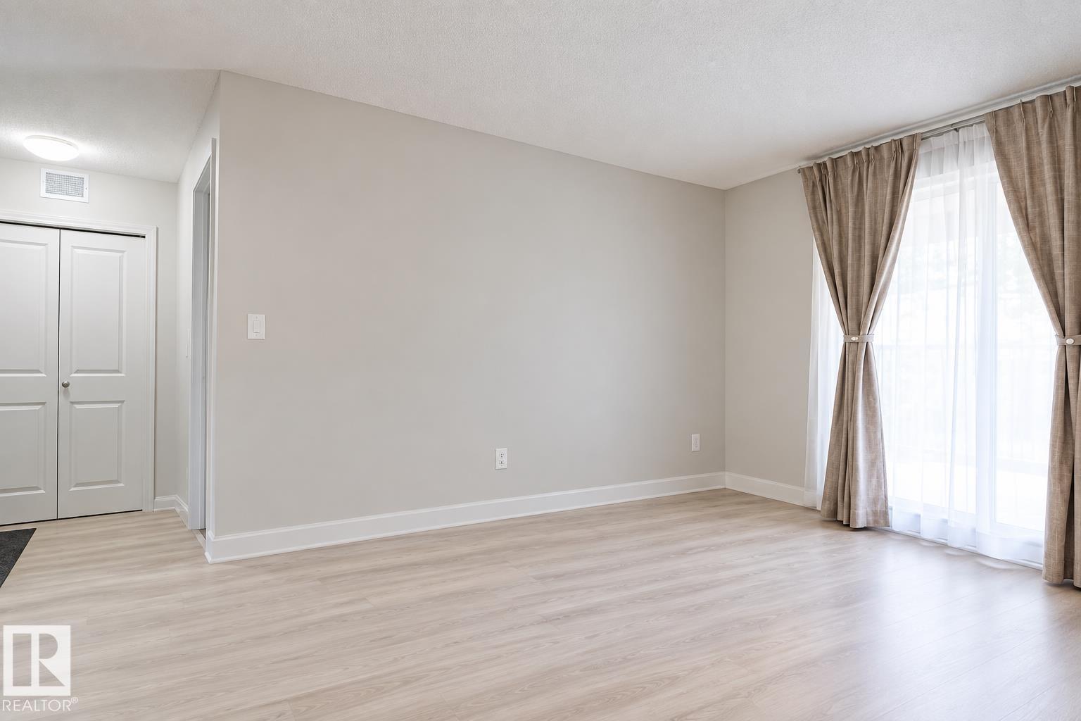 #127 5515 7 Av Sw Property Photo 6