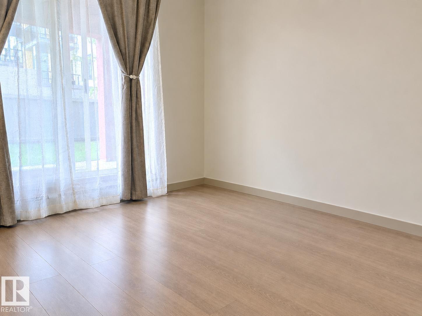 #127 5515 7 Av Sw Property Photo 7