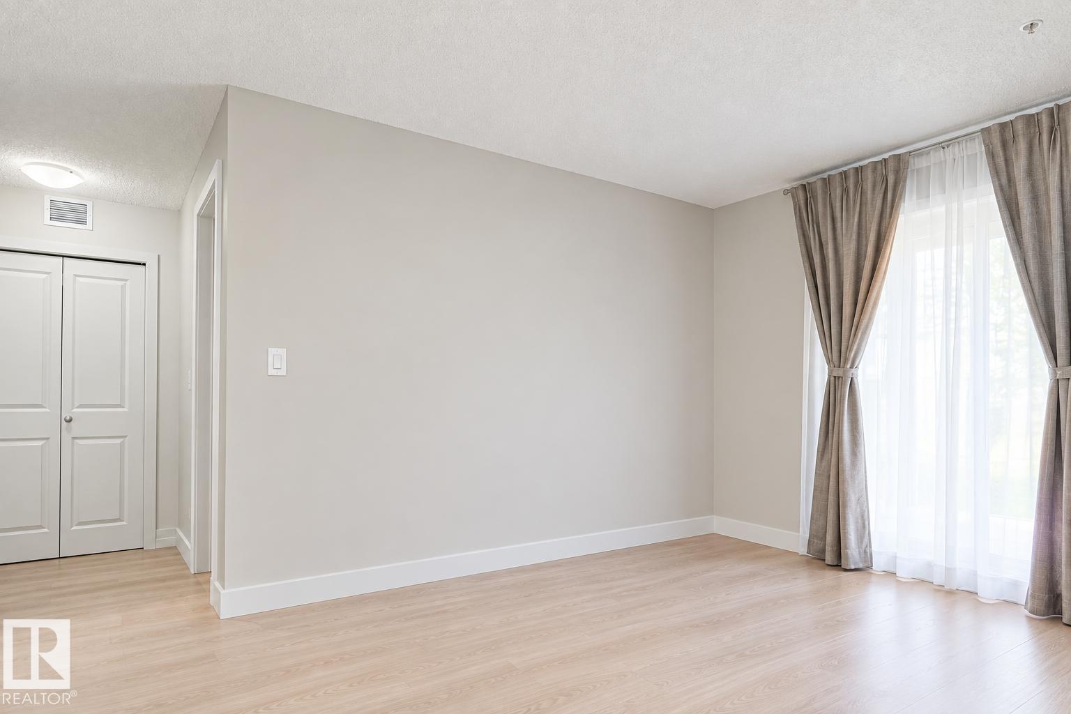 #127 5515 7 Av Sw Property Photo 8