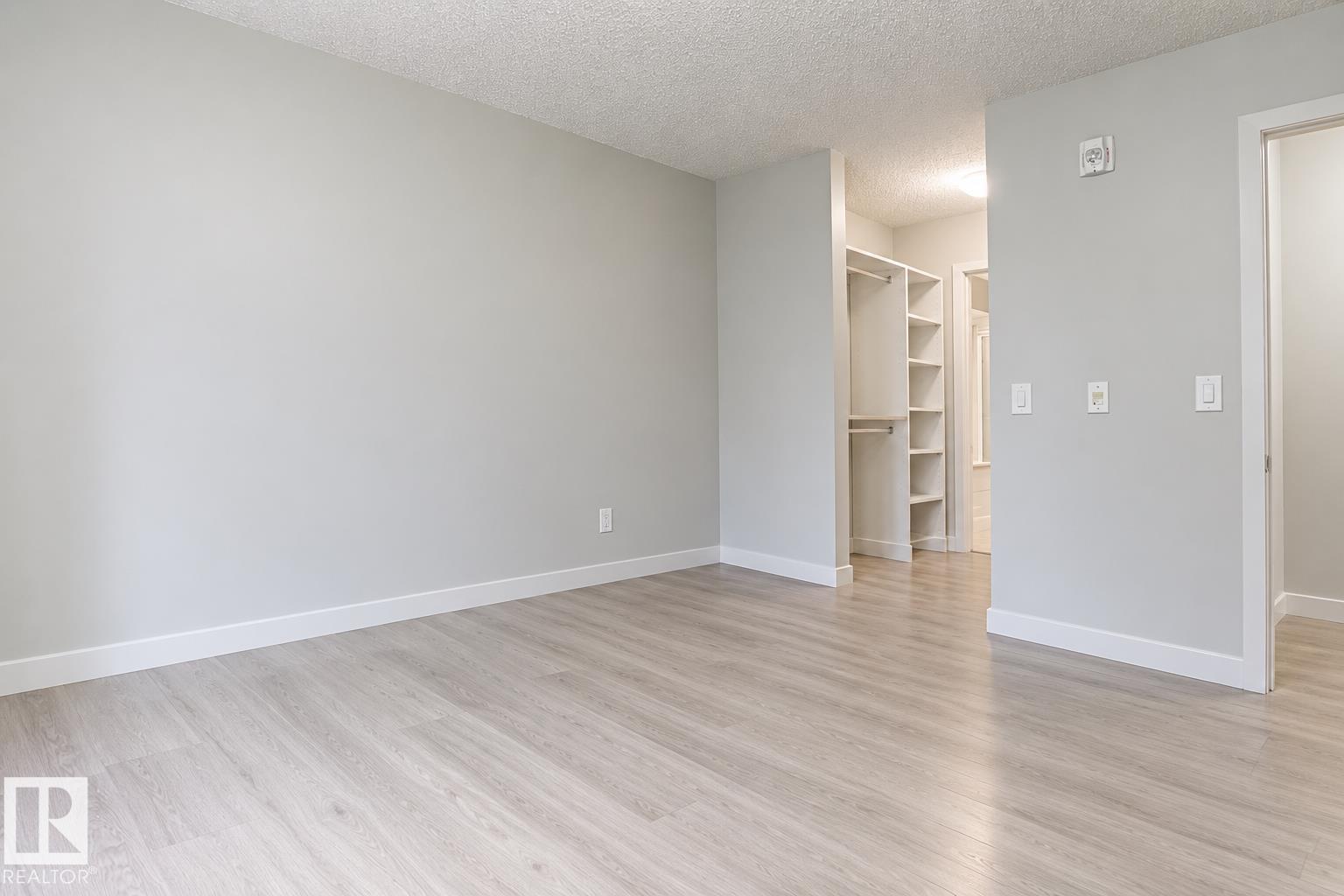 #127 5515 7 Av Sw Property Photo 9