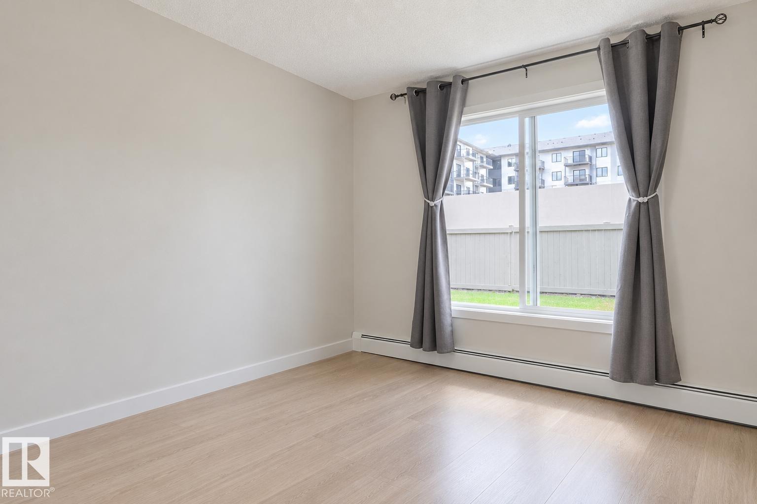 #127 5515 7 Av Sw Property Photo 14