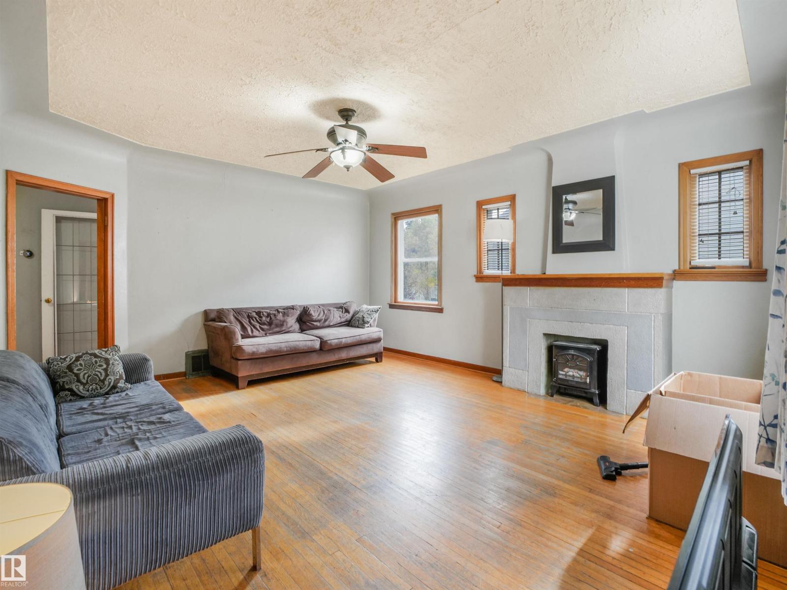 11233 103 St Nw Property Photo 10