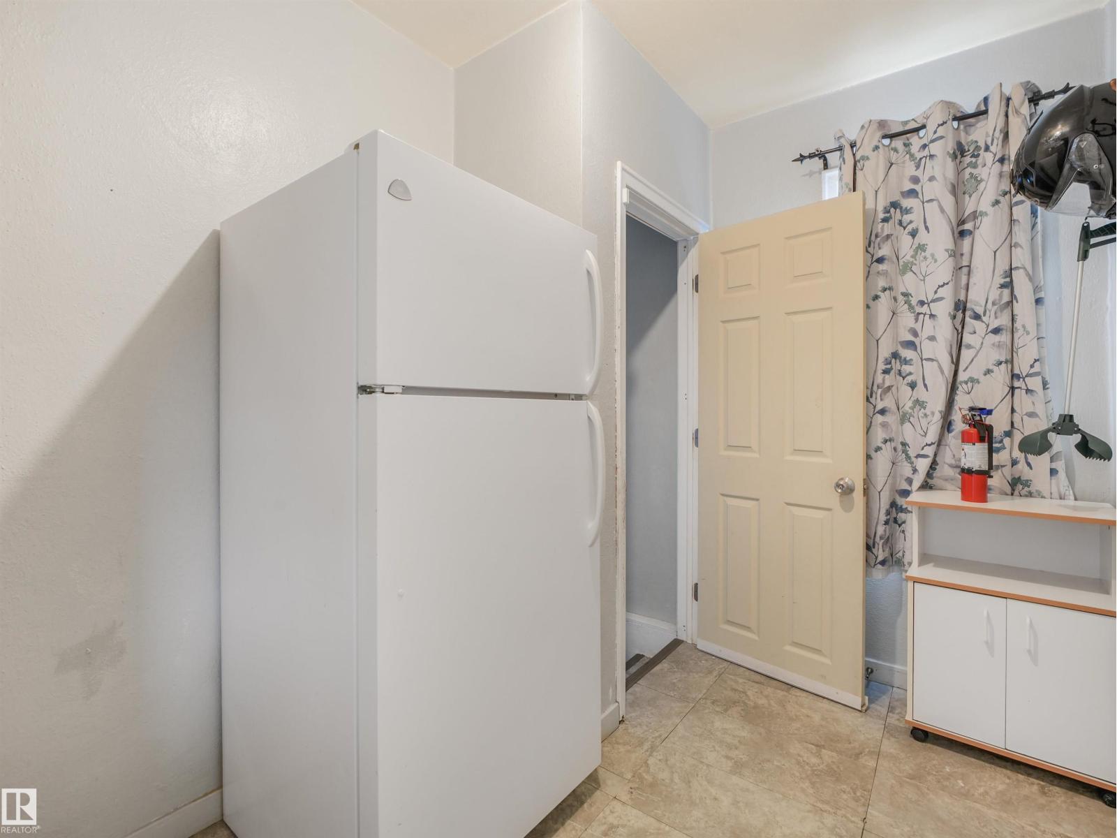 11233 103 St Nw Property Photo 27