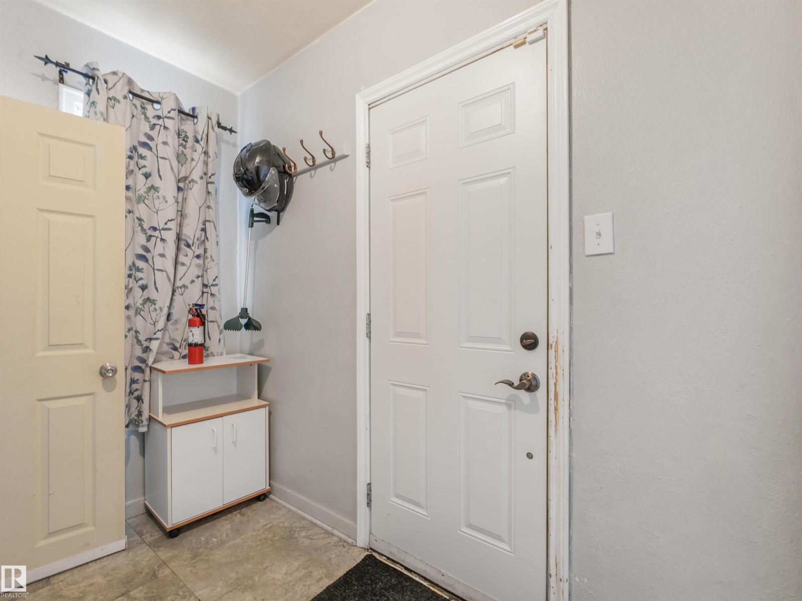 11233 103 St Nw Property Photo 28