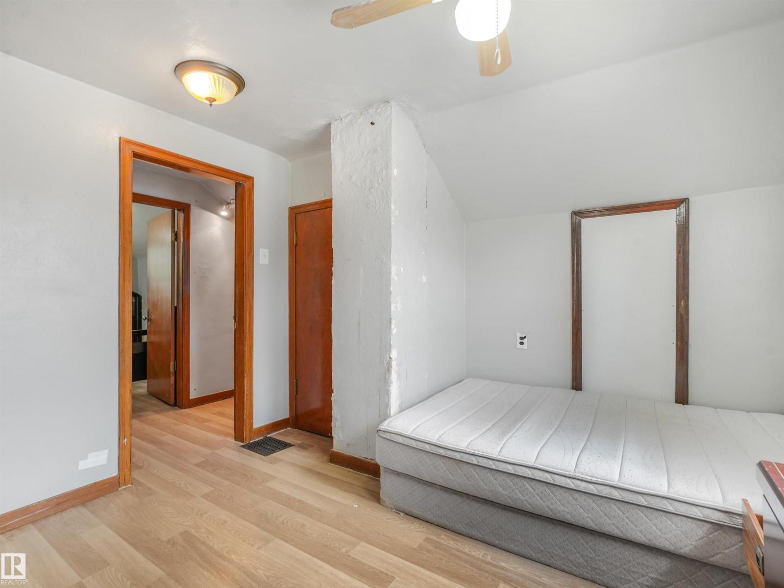 11233 103 St Nw Property Photo 31