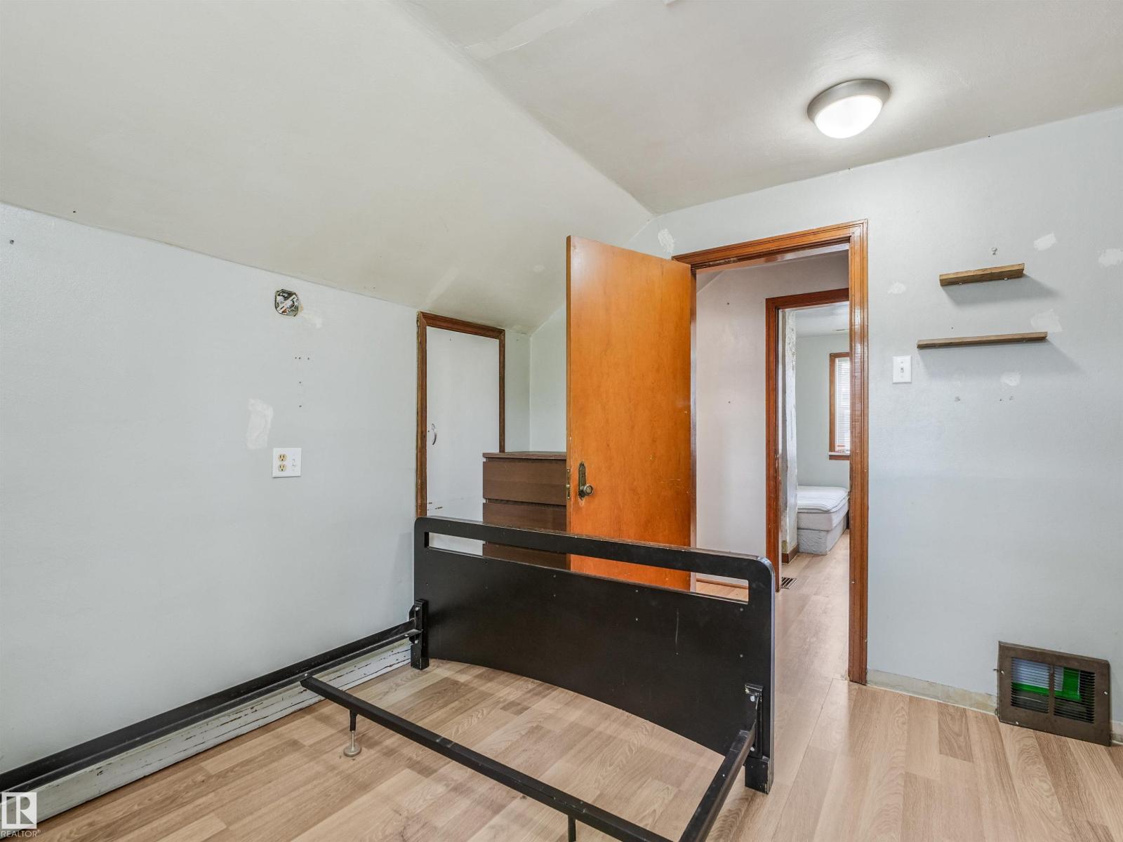 11233 103 St Nw Property Photo 33