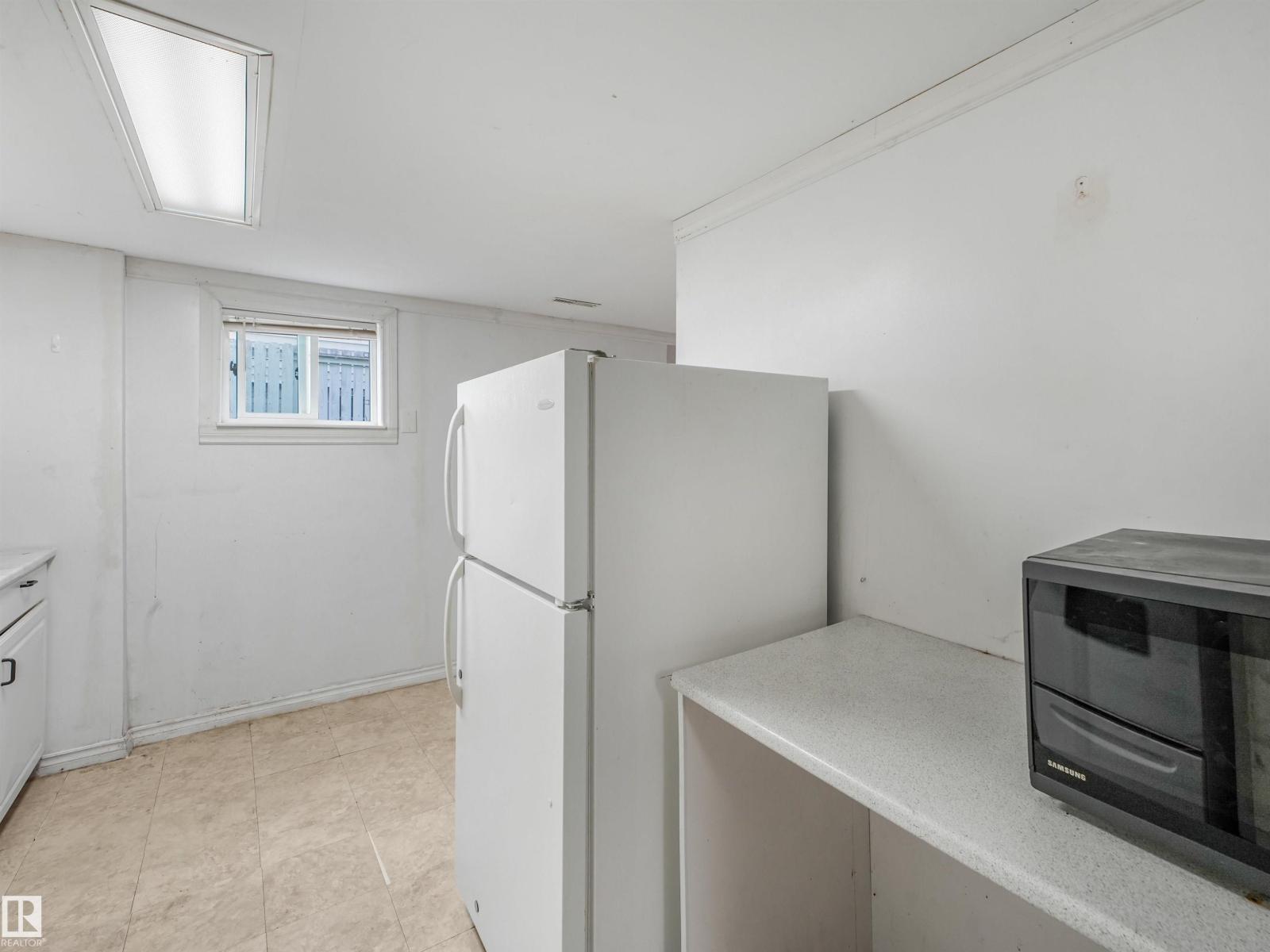 11233 103 St Nw Property Photo 41