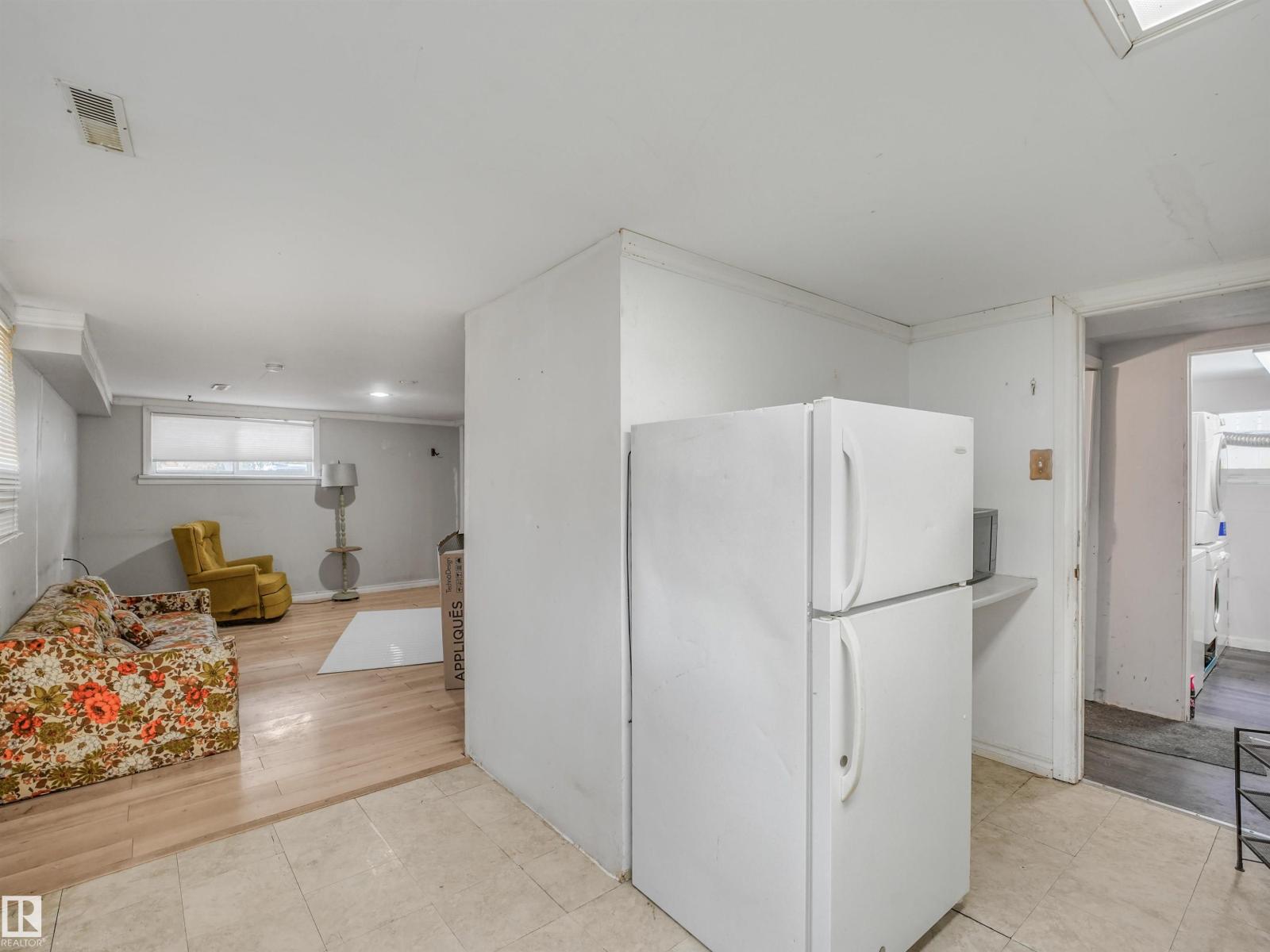 11233 103 St Nw Property Photo 43