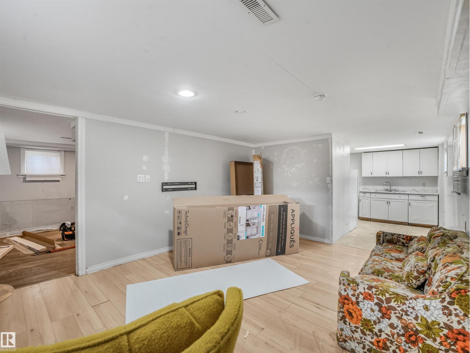 11233 103 St Nw Property Photo 45