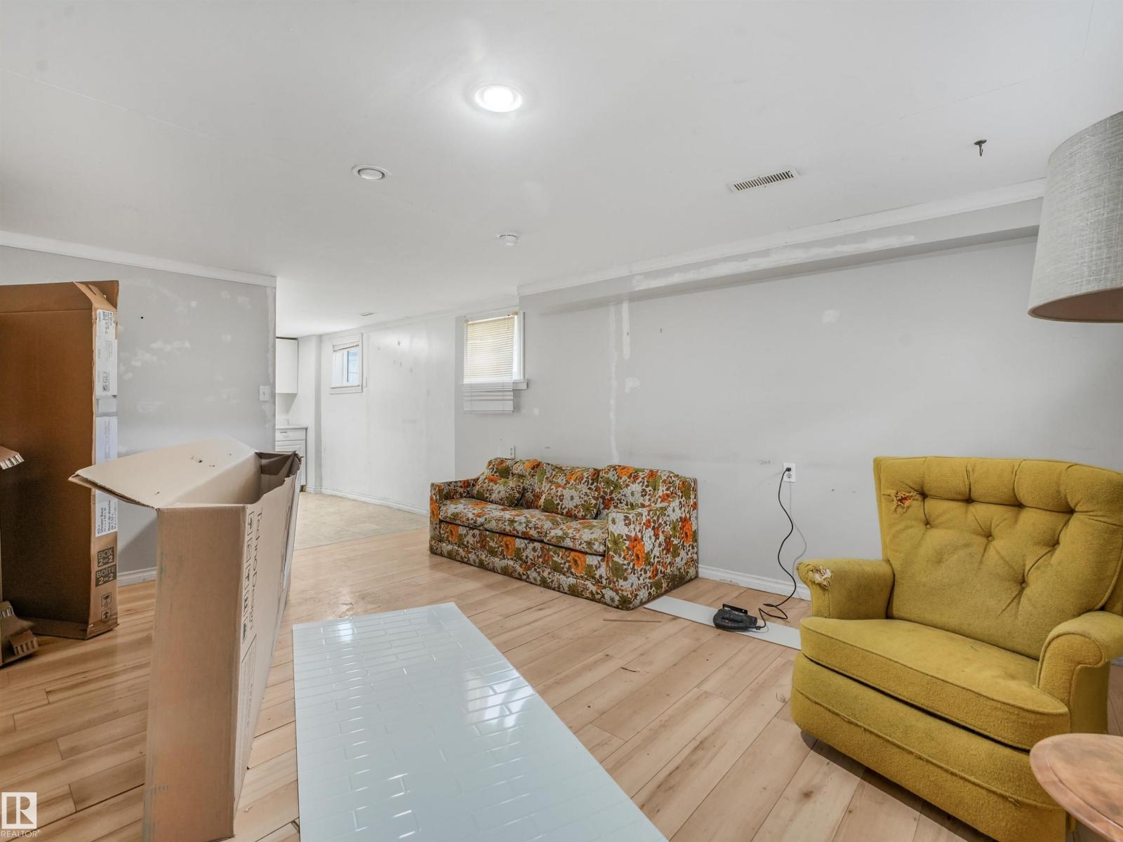 11233 103 St Nw Property Photo 46