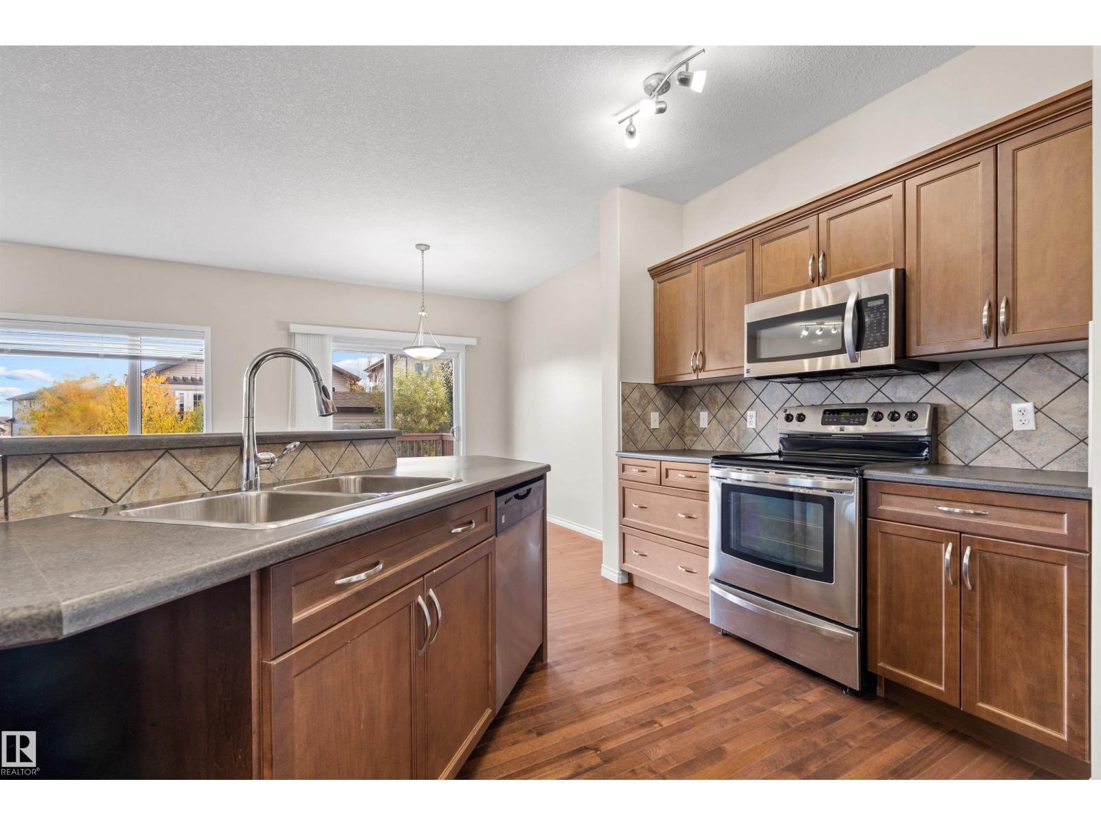 6023 208 St Nw Property Photo 7