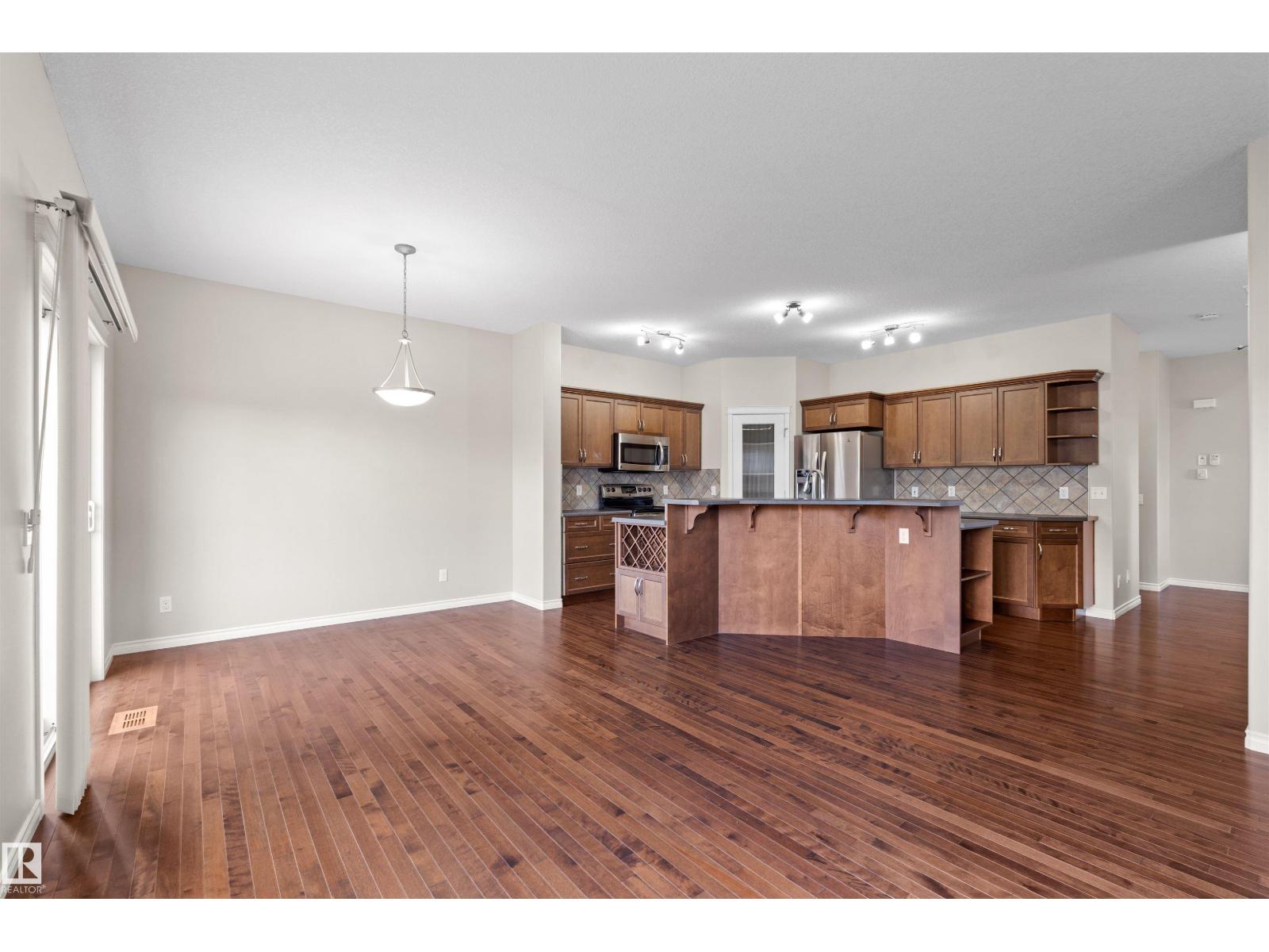 6023 208 St Nw Property Photo 8