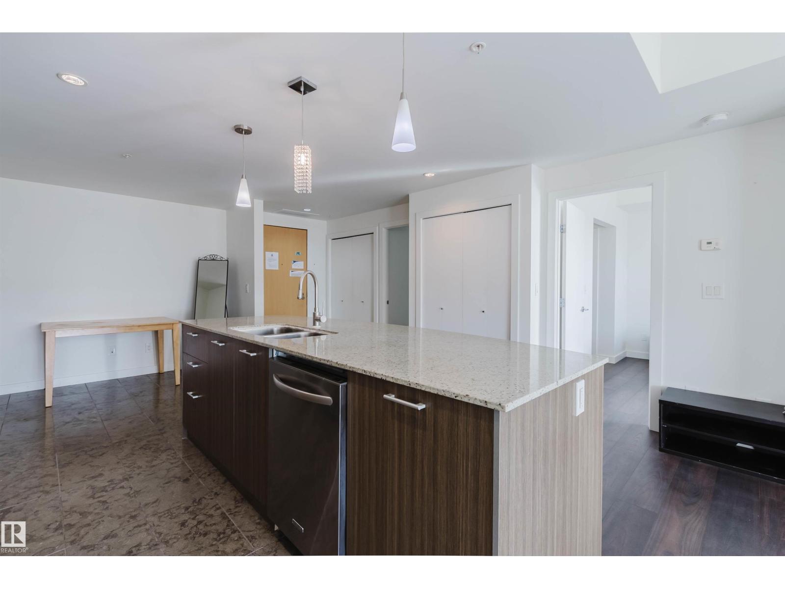 #401 2504 109 St Nw Property Photo 5