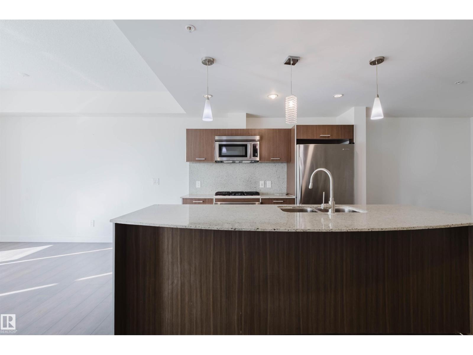 #401 2504 109 St Nw Property Photo 8