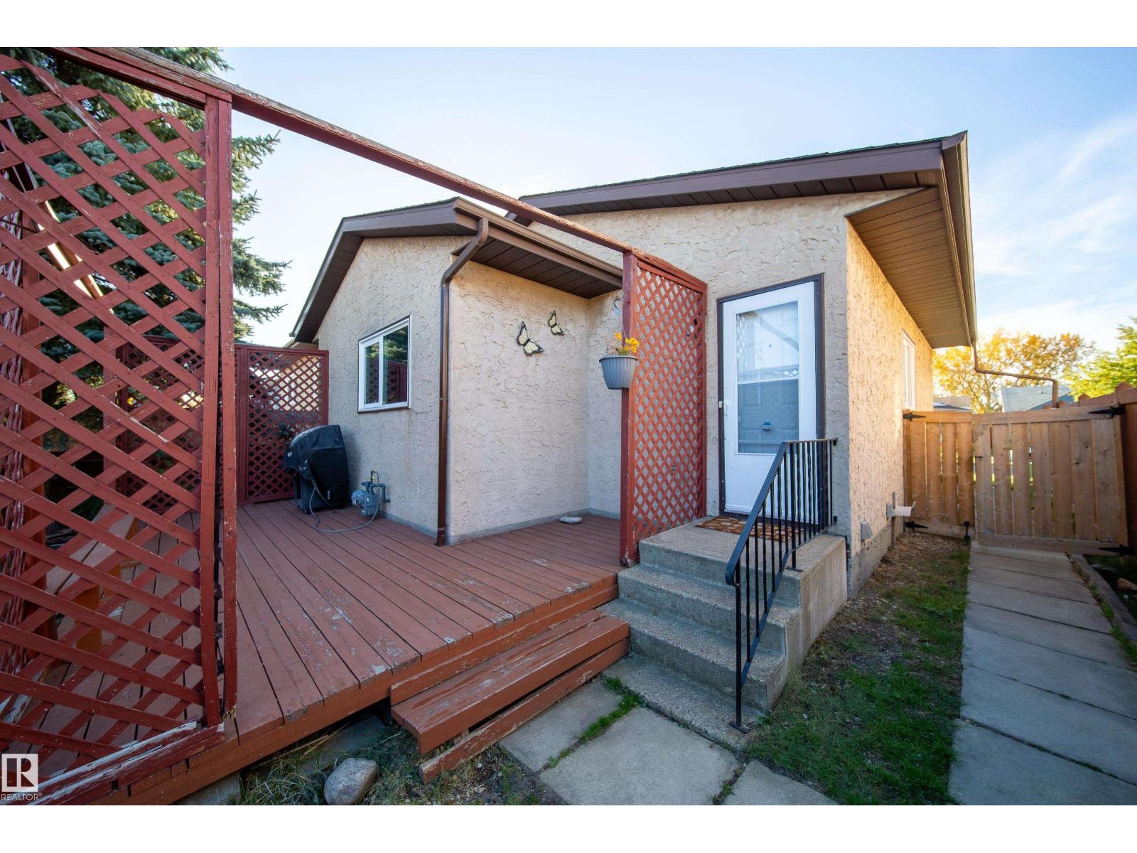 3908 41 Av Nw Property Photo 33