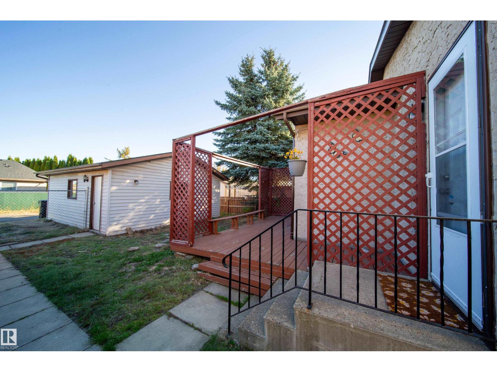 3908 41 Av Nw Property Photo 34