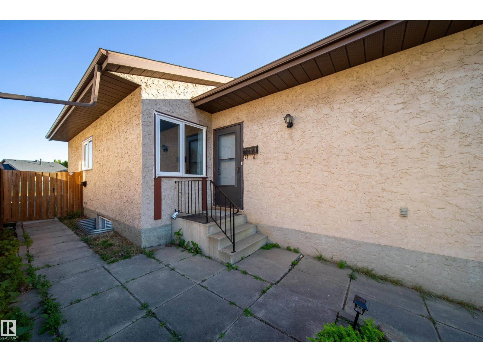 3908 41 Av Nw Property Photo 52