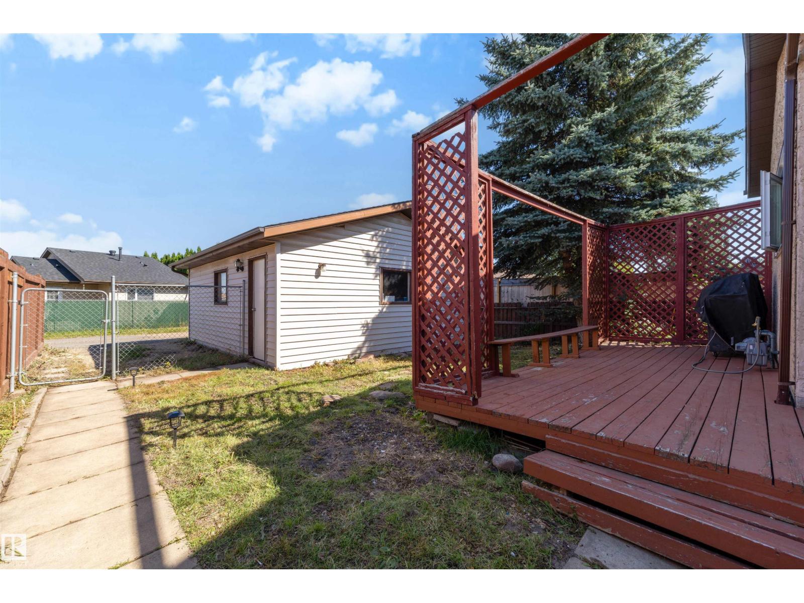 3908 41 Av Nw Property Photo 53
