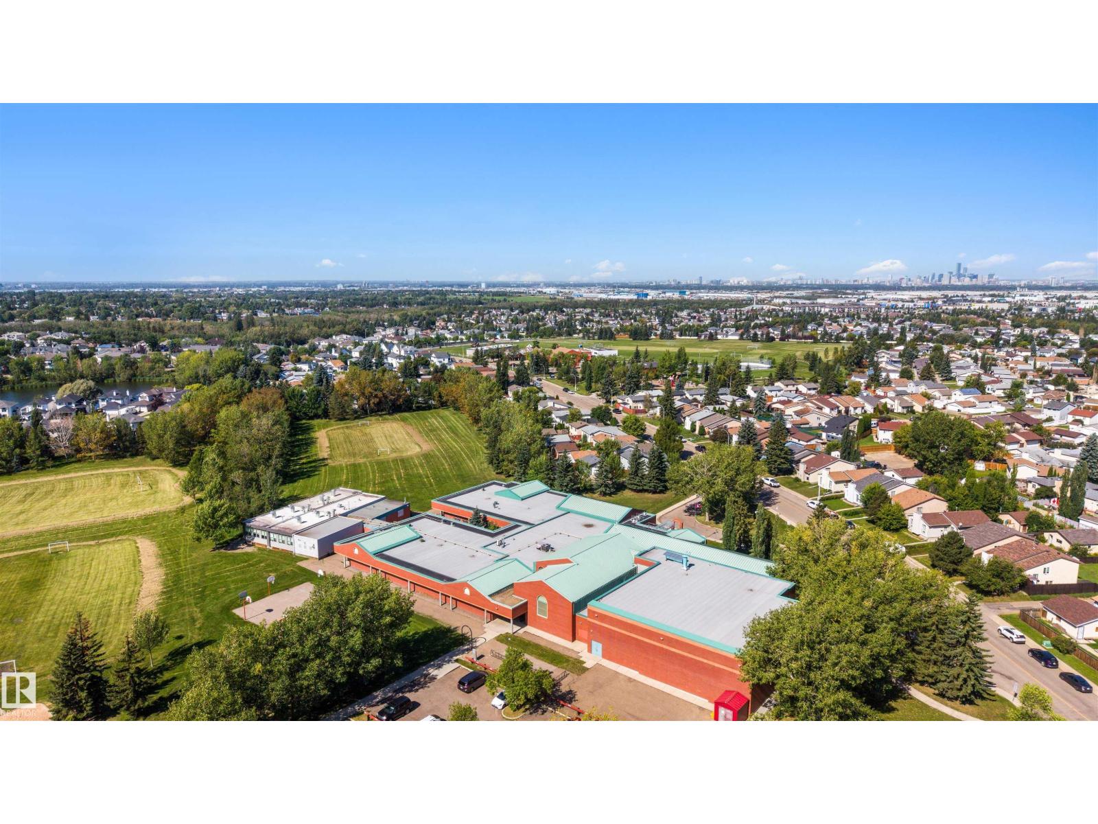 3908 41 Av Nw Property Photo 63