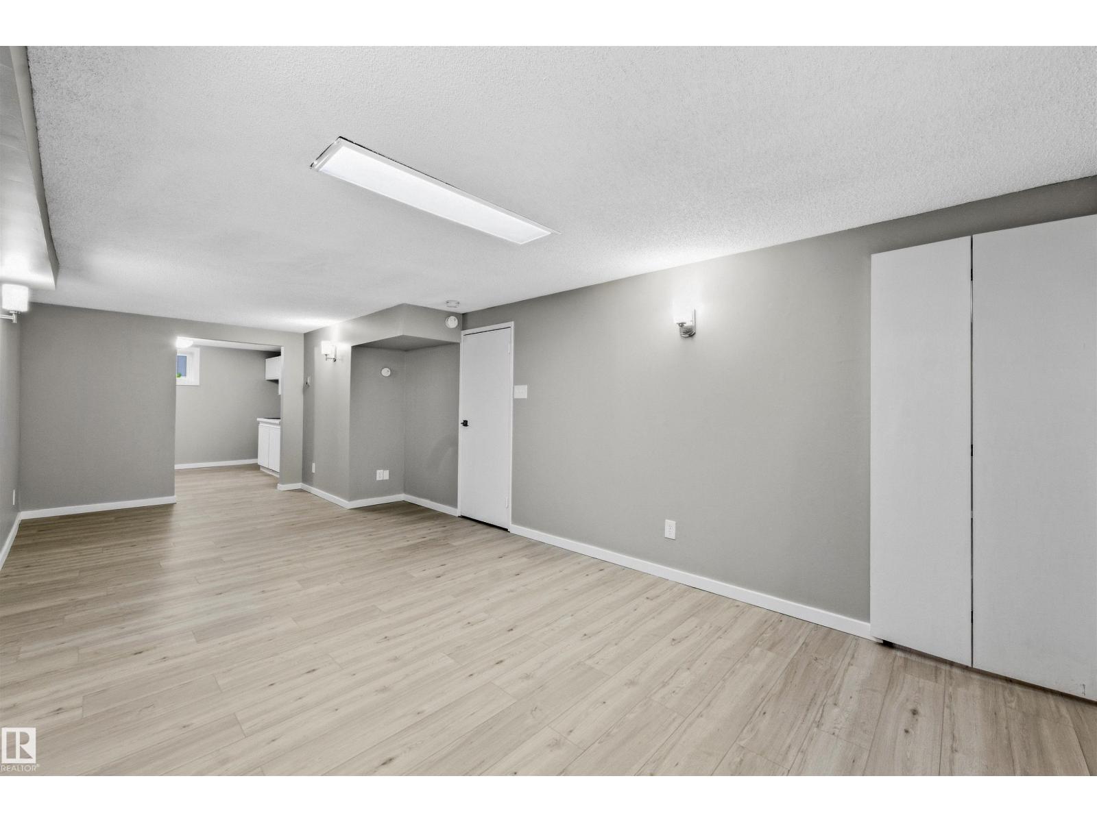 7715 76 Av Nw Property Photo 21