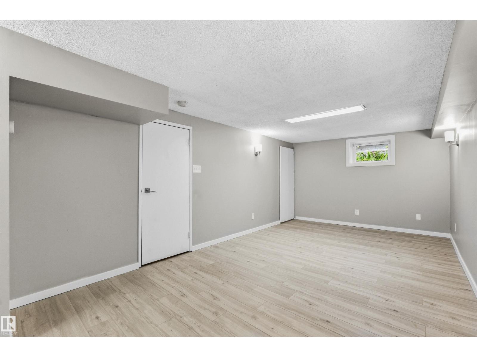 7715 76 Av Nw Property Photo 22