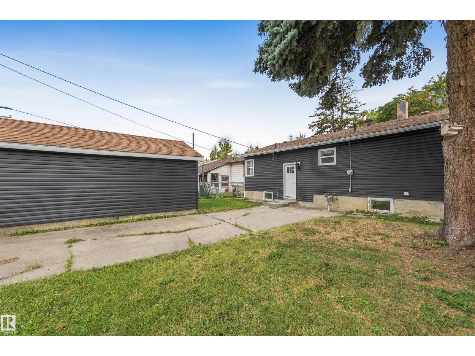 7715 76 Av Nw Property Photo 30