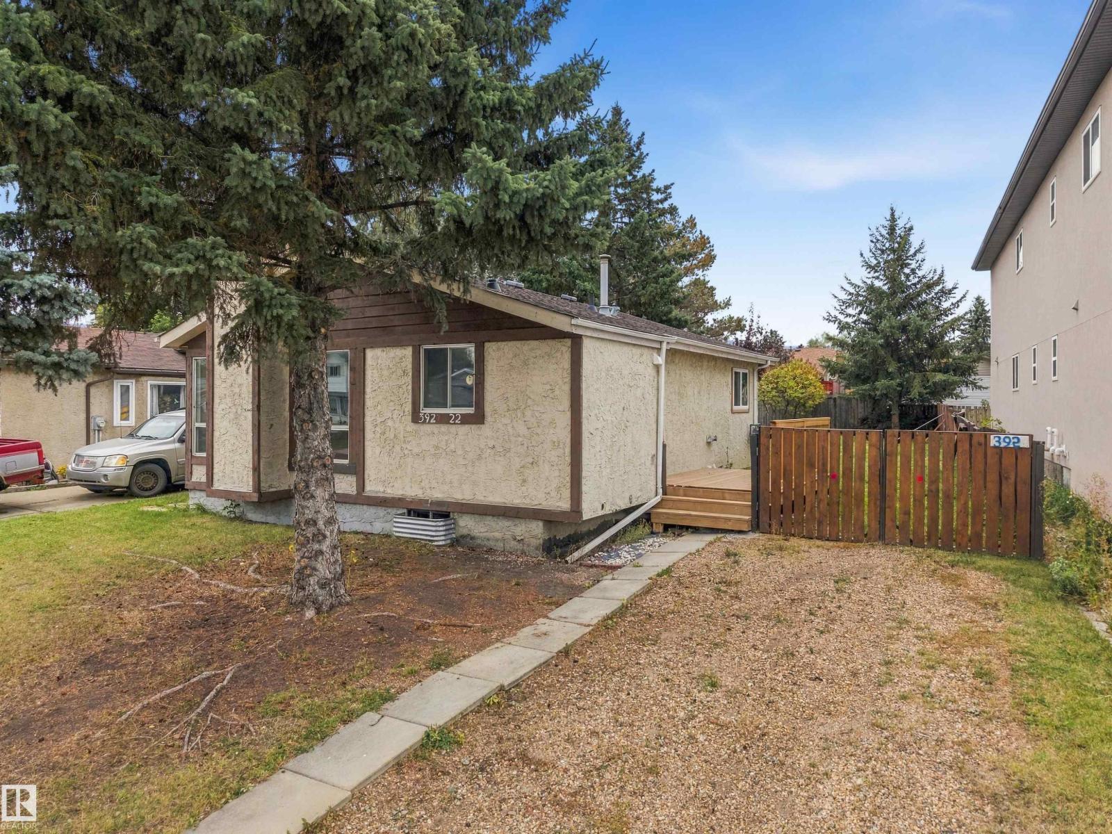 3927 22 Av Nw Property Photo 2