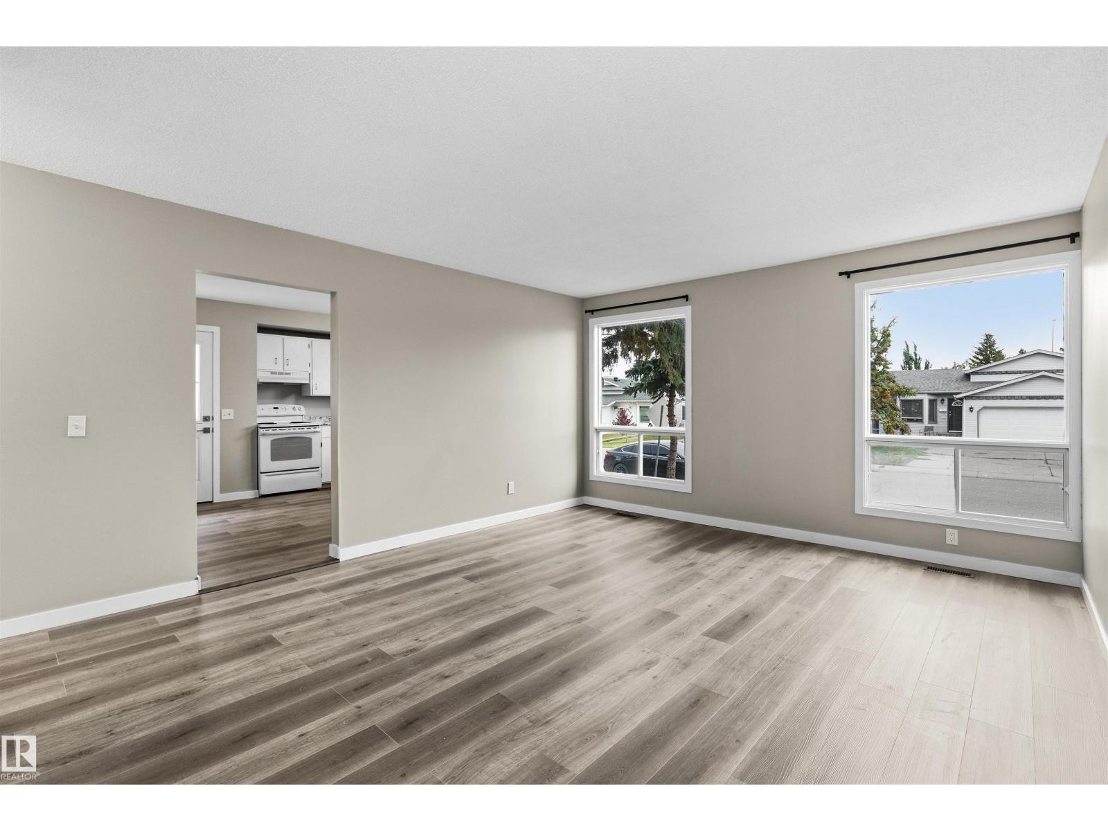 3927 22 Av Nw Property Photo 5