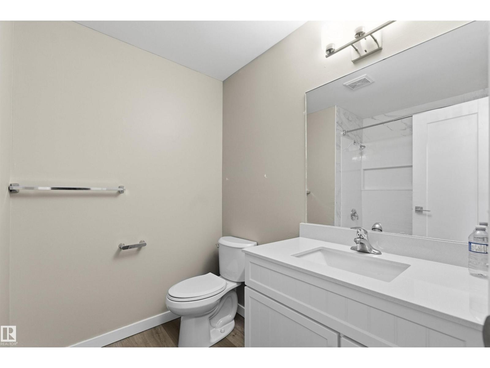 3927 22 Av Nw Property Photo 11