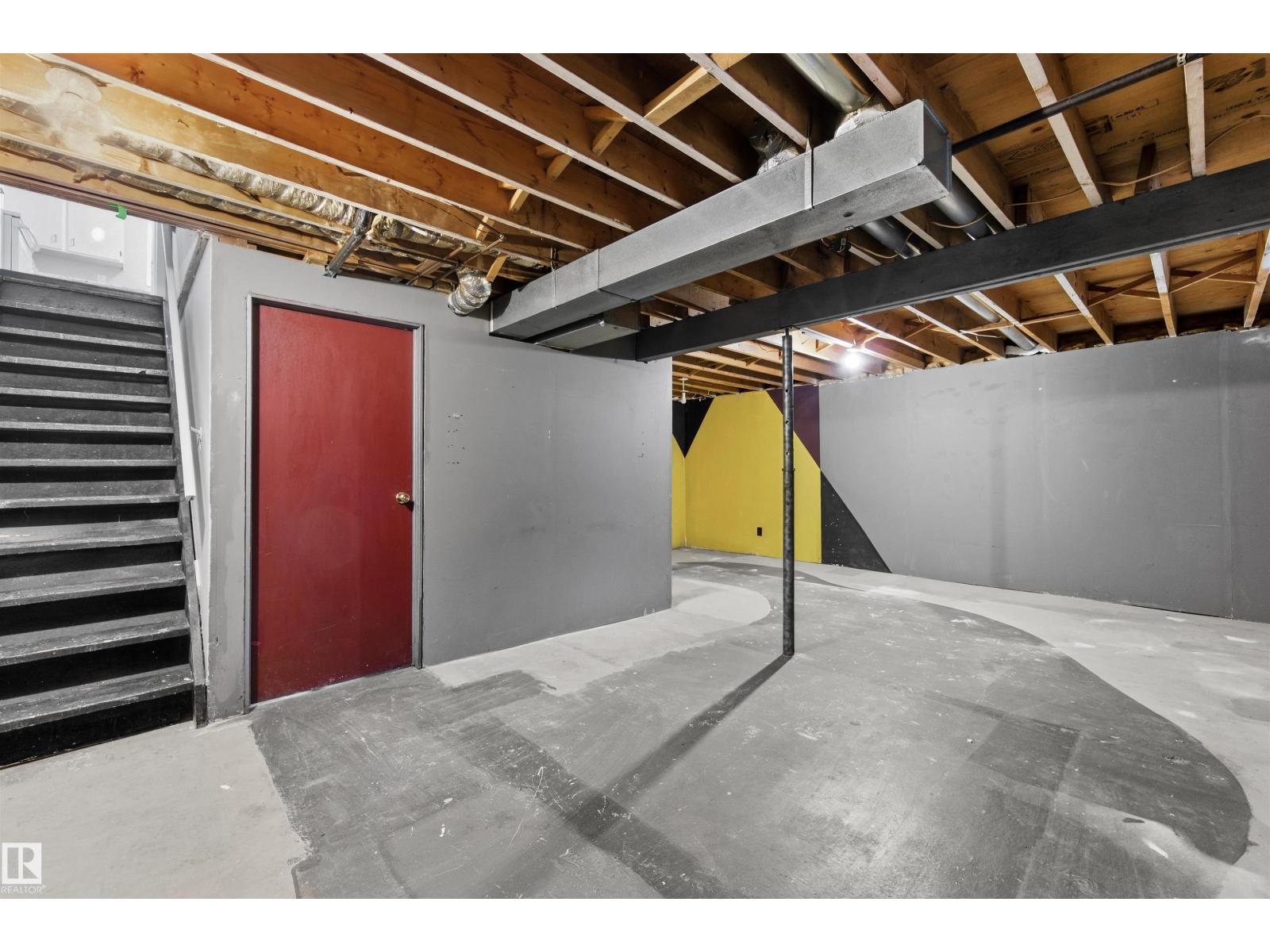 3927 22 Av Nw Property Photo 14