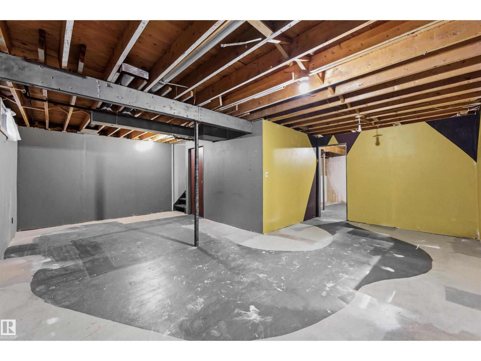 3927 22 Av Nw Property Photo 15