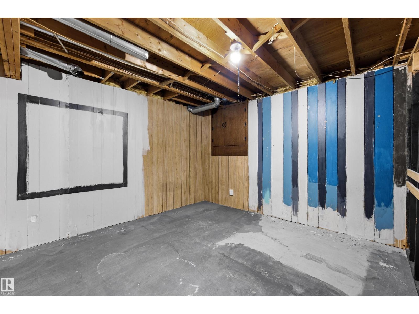3927 22 Av Nw Property Photo 16