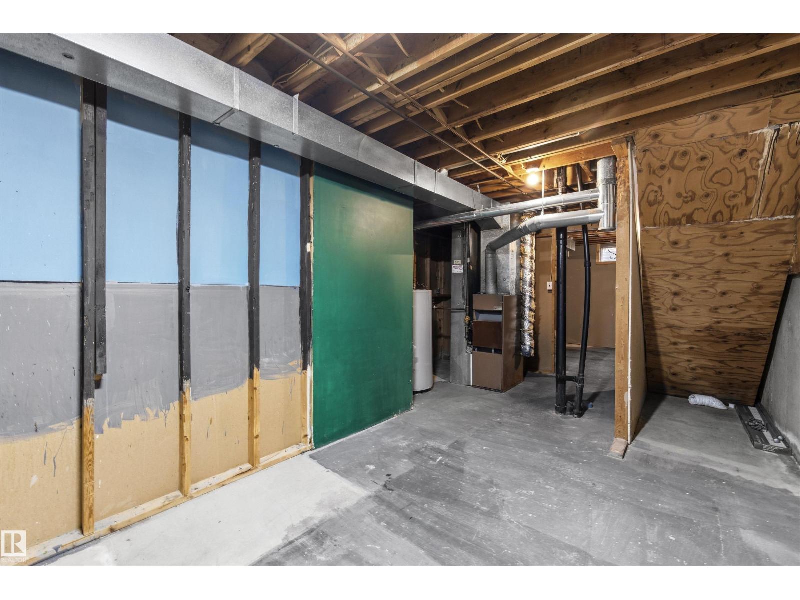 3927 22 Av Nw Property Photo 18