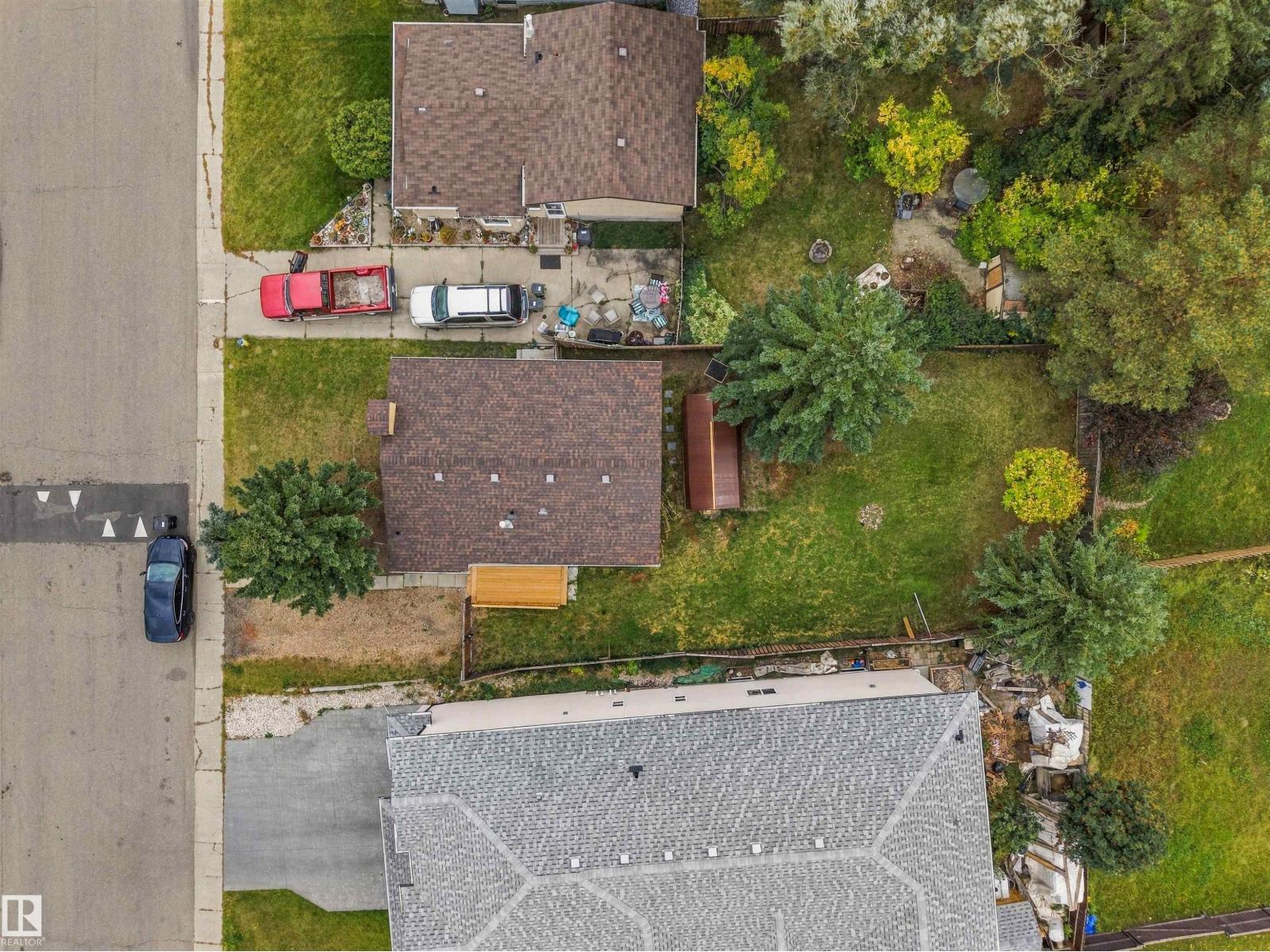 3927 22 Av Nw Property Photo 28