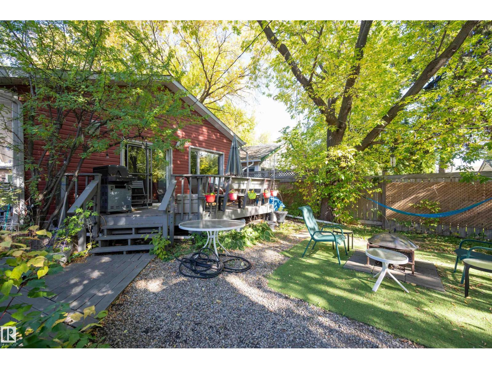 9851 85 Av Nw Property Photo 5