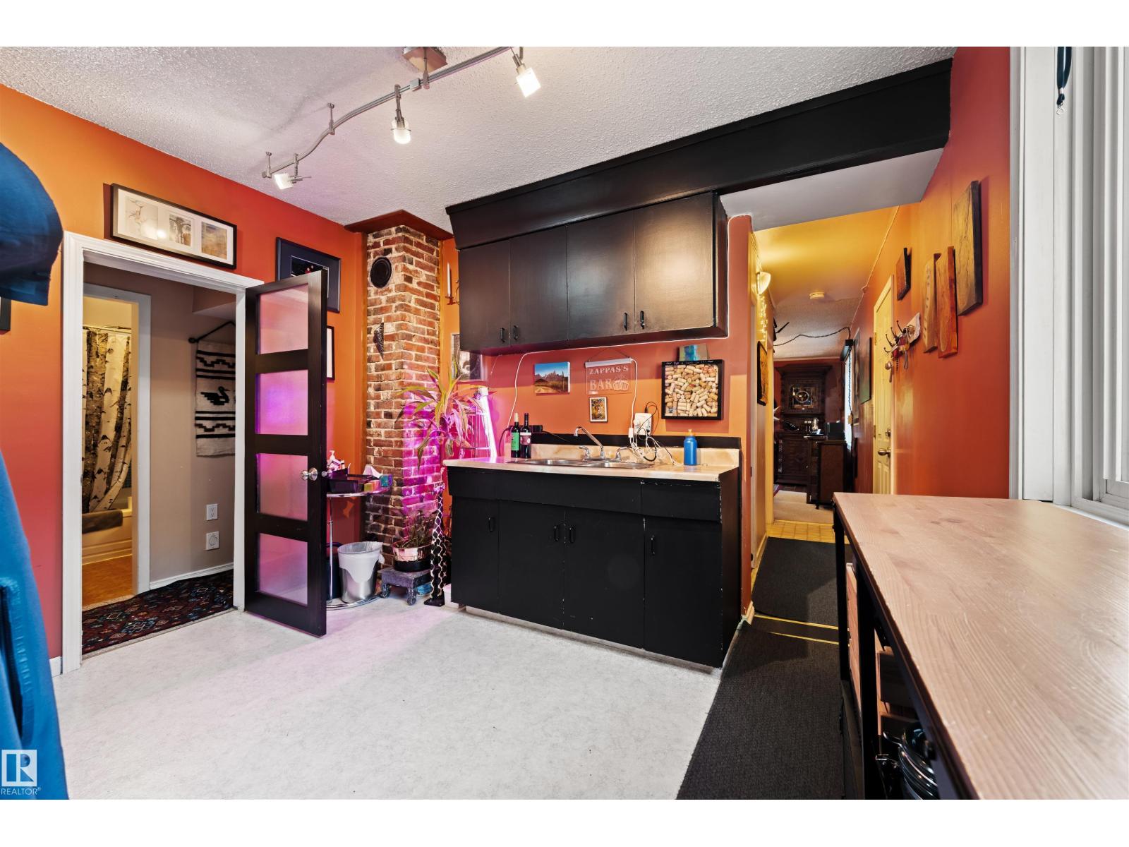 9851 85 Av Nw Property Photo 9