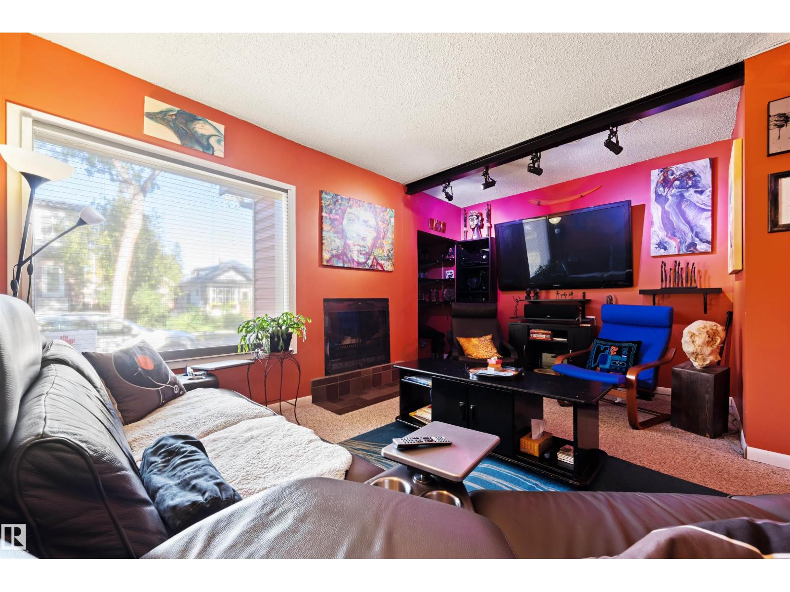 9851 85 Av Nw Property Photo 13
