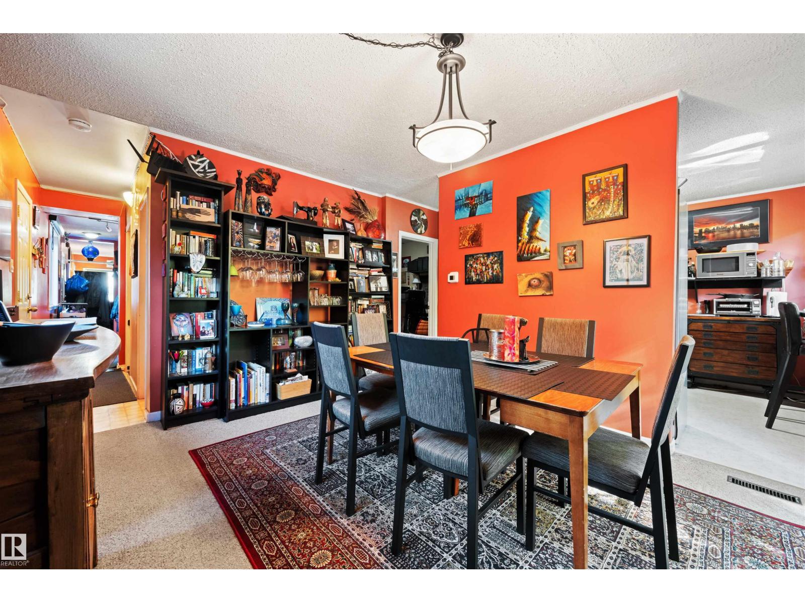 9851 85 Av Nw Property Photo 21
