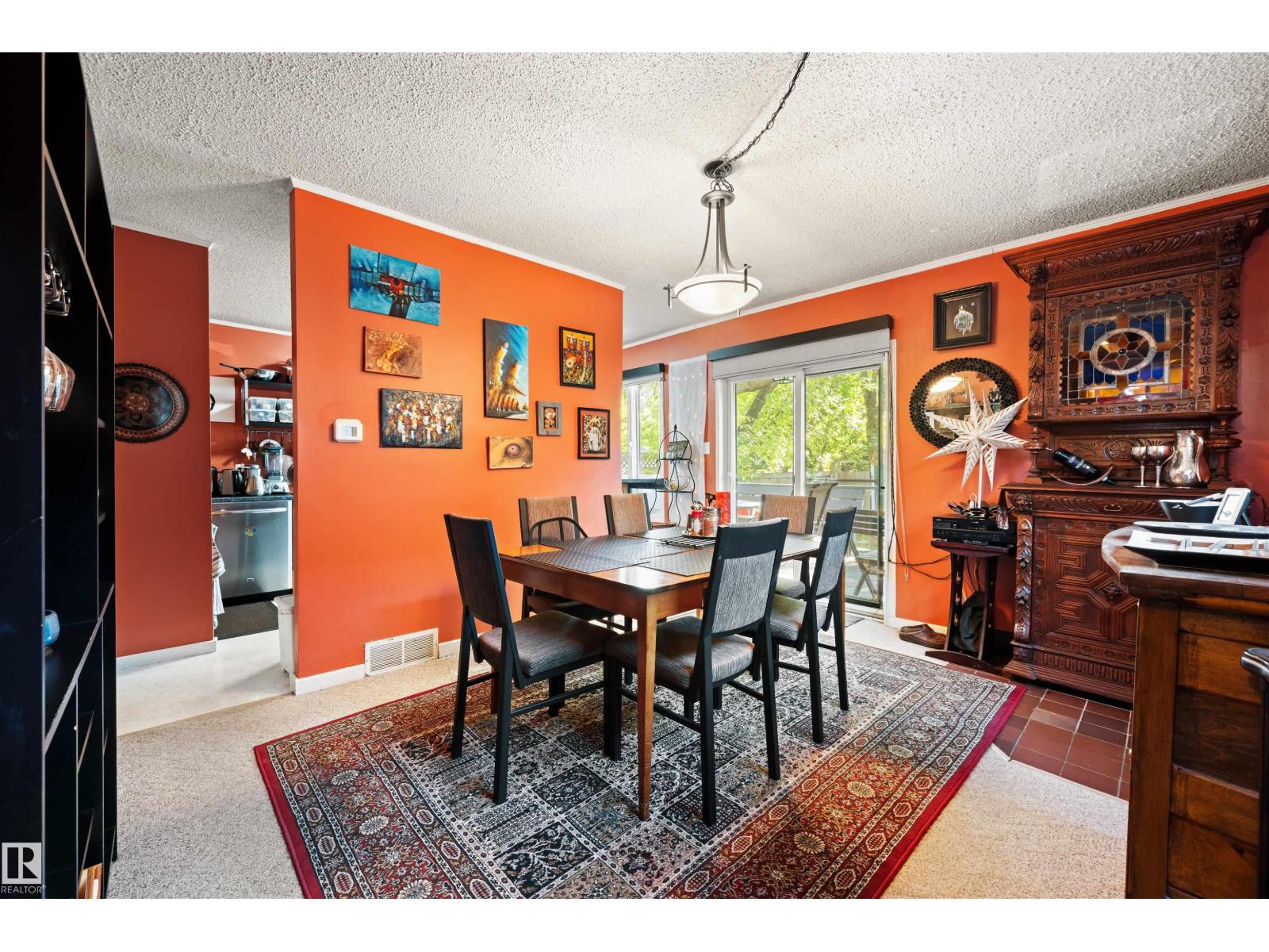 9851 85 Av Nw Property Photo 22