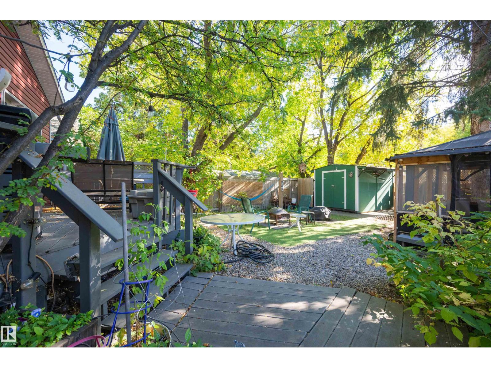 9851 85 Av Nw Property Photo 28