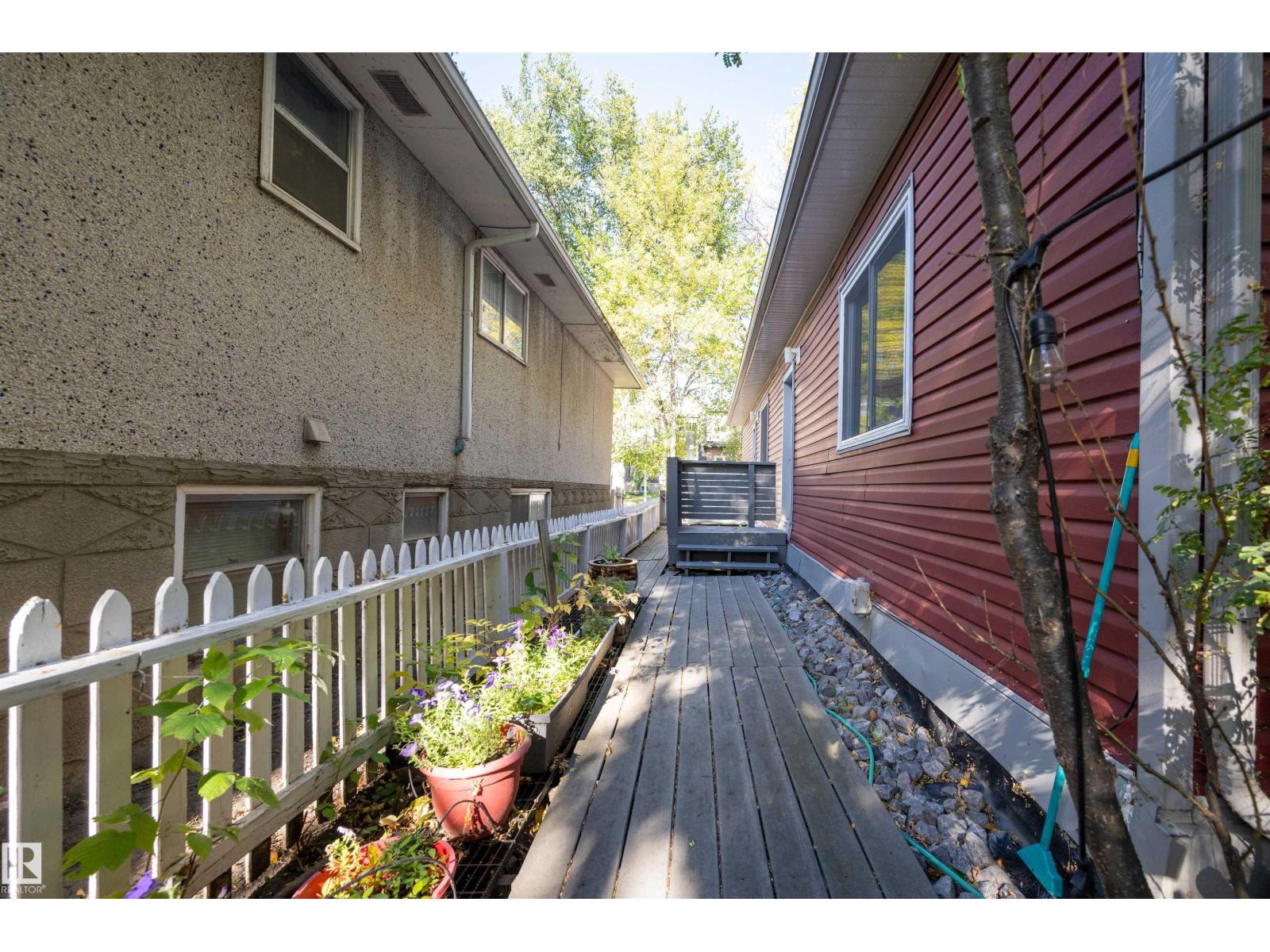 9851 85 Av Nw Property Photo 29