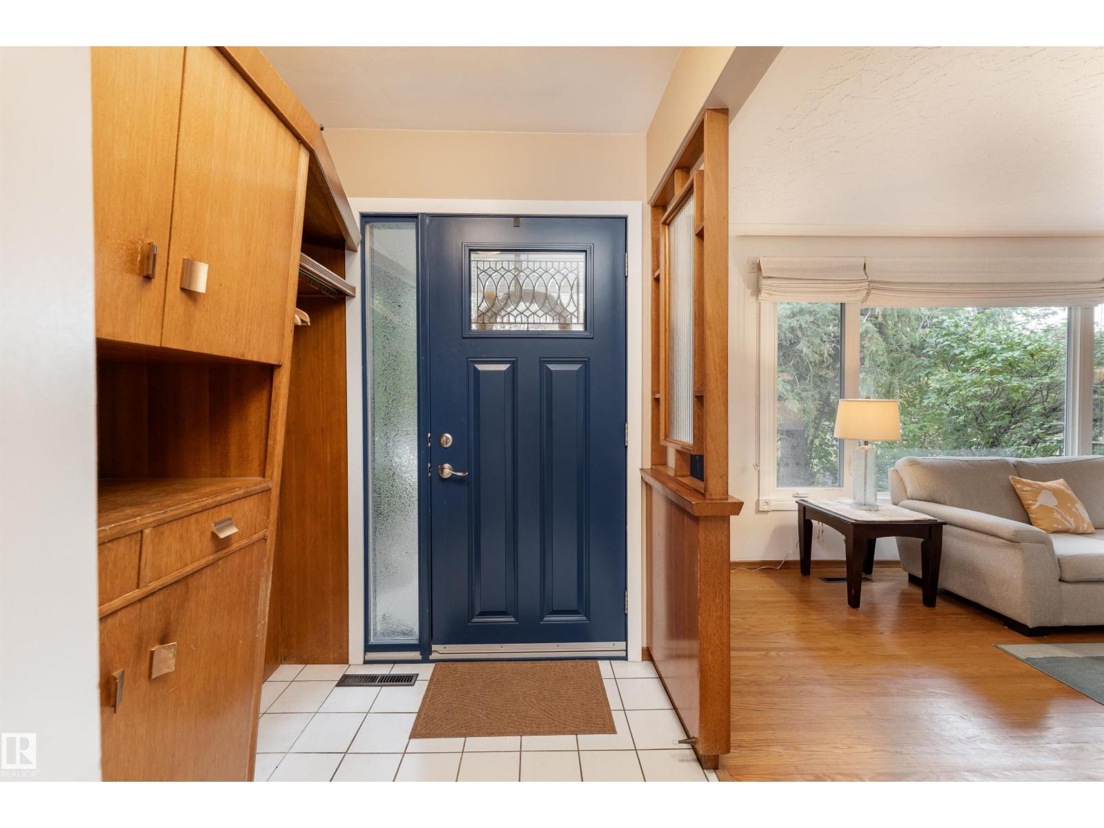 10320 76 St Nw Nw Property Photo 4