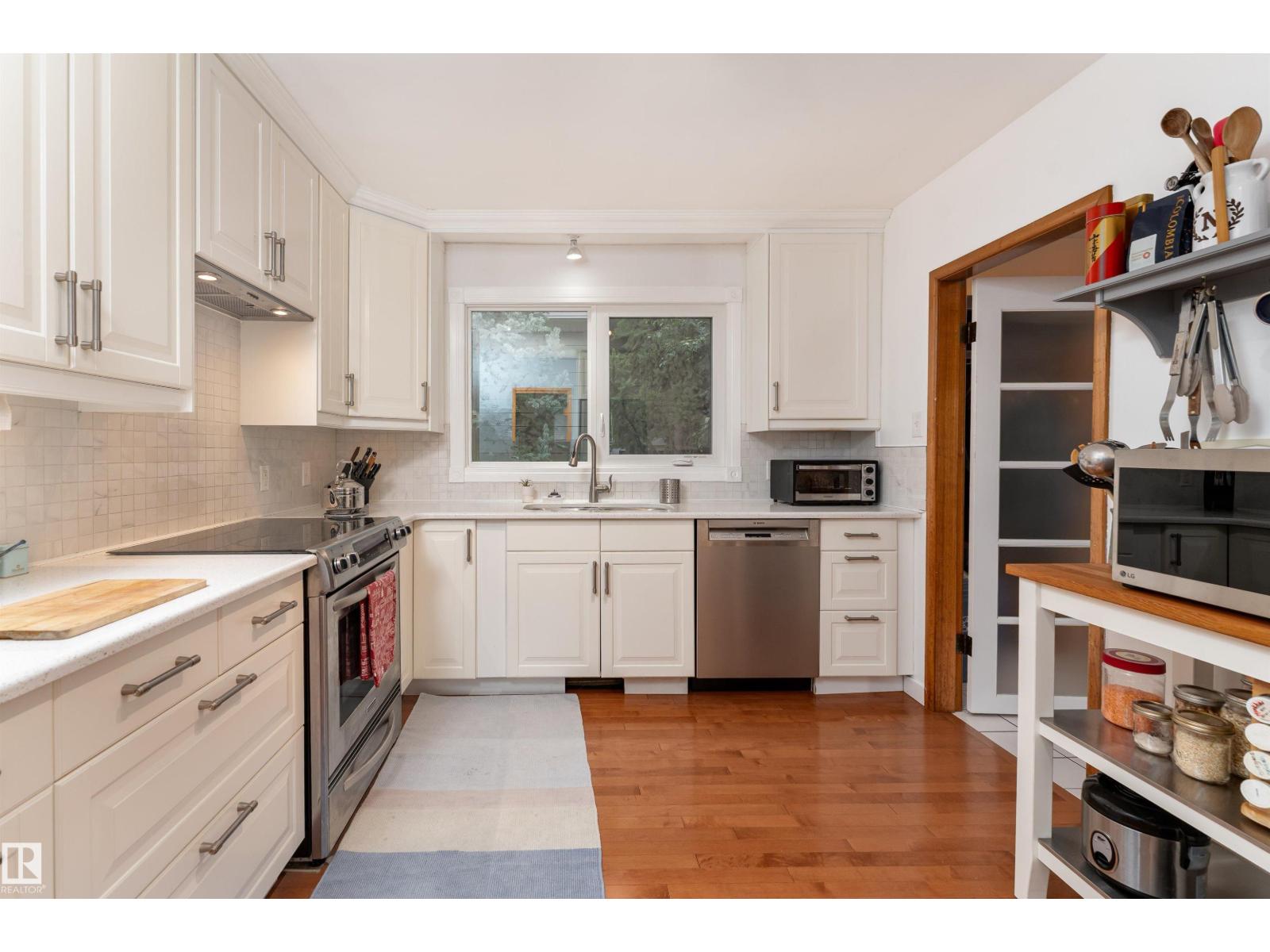 10320 76 St Nw Nw Property Photo 11