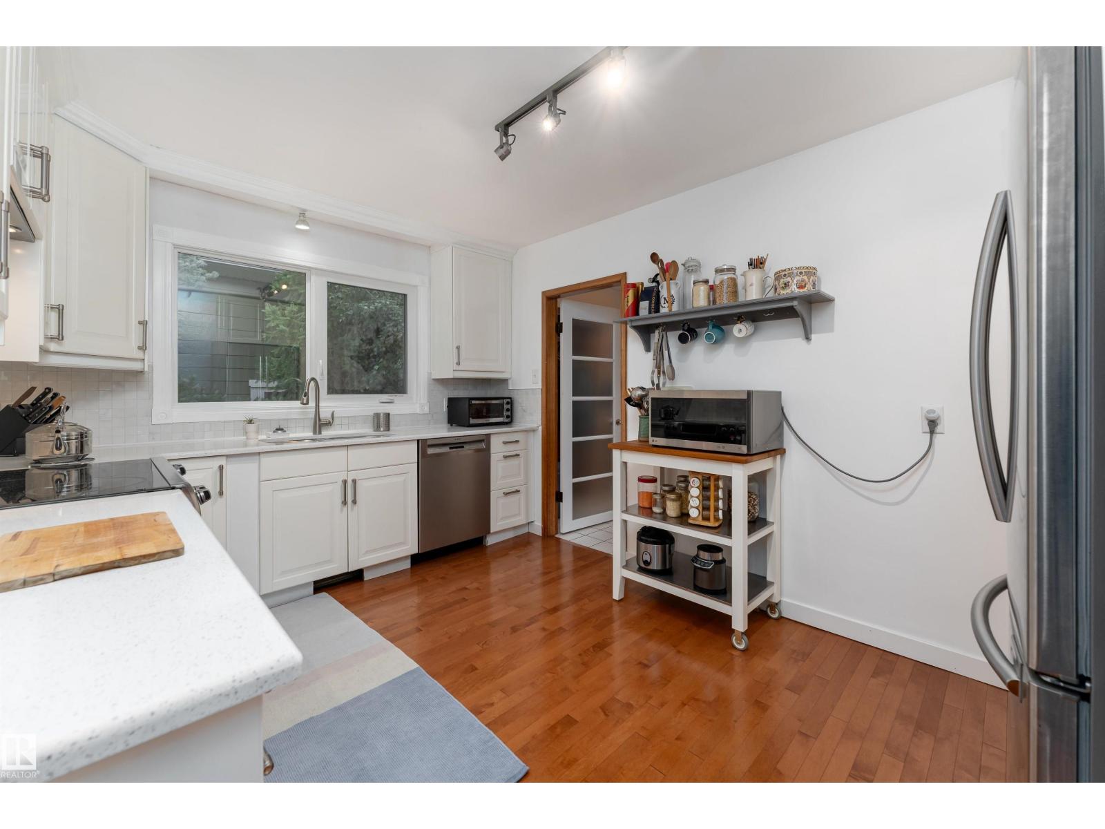 10320 76 St Nw Nw Property Photo 13