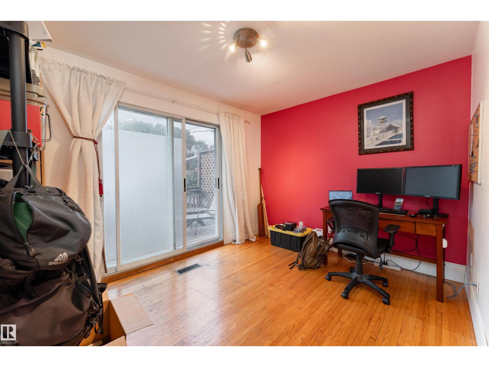 10320 76 St Nw Nw Property Photo 15