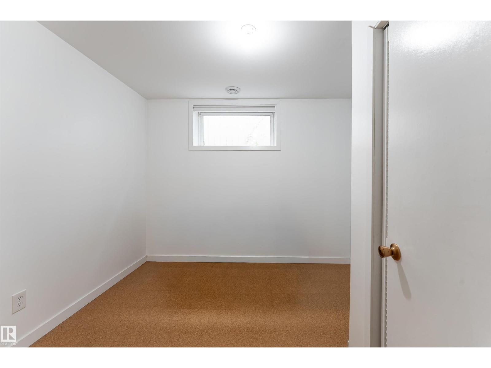 10320 76 St Nw Nw Property Photo 24