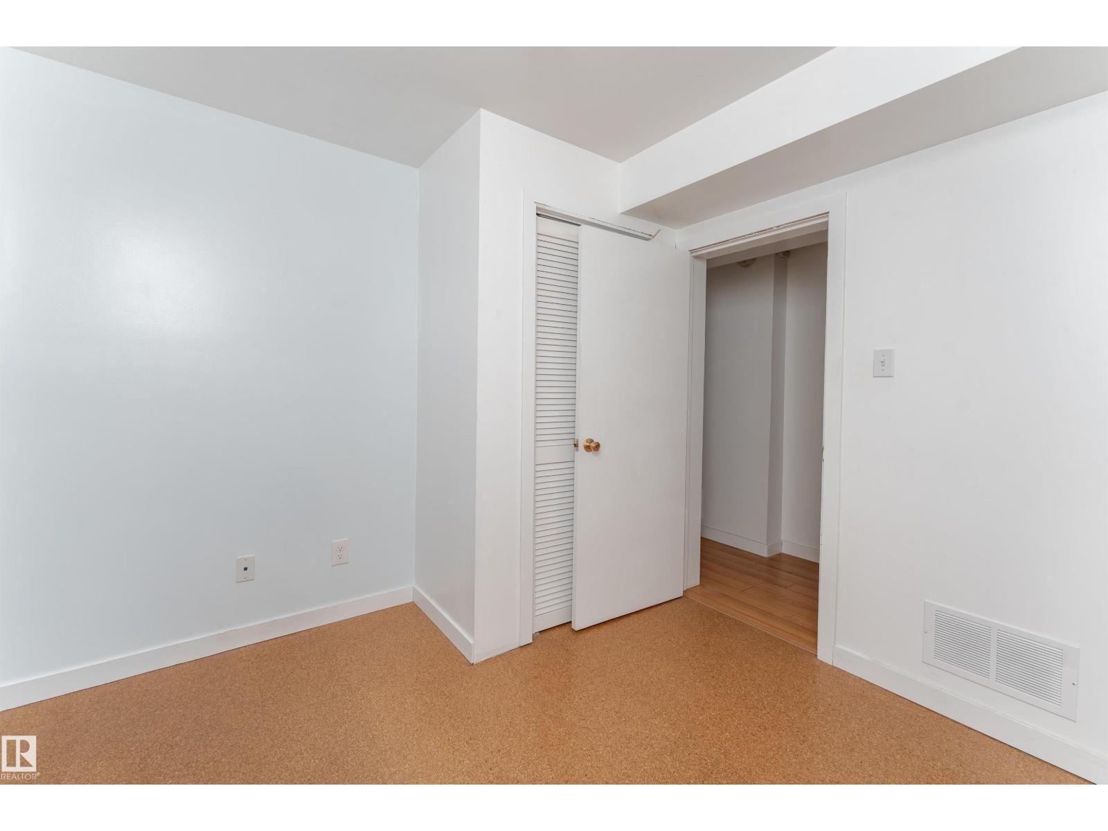 10320 76 St Nw Nw Property Photo 25